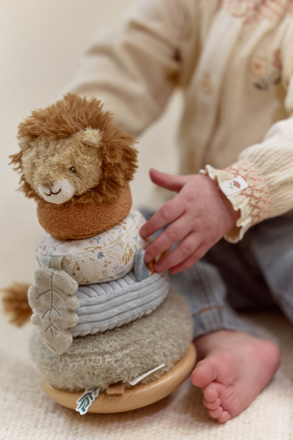 Culbuto à empiler lion enfant – tête de lion en tissu doux
