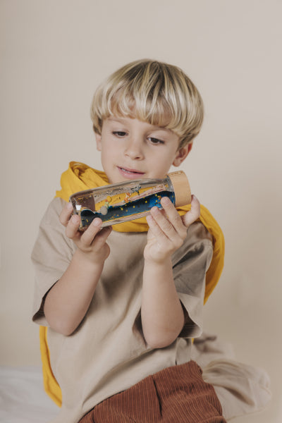 Bouteille sensorielle Le Petit Prince - détail ciel étoilé